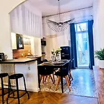Le Parc2 Appartement Authentique, Coeur De Ville, Proximite Parking, Climatise
